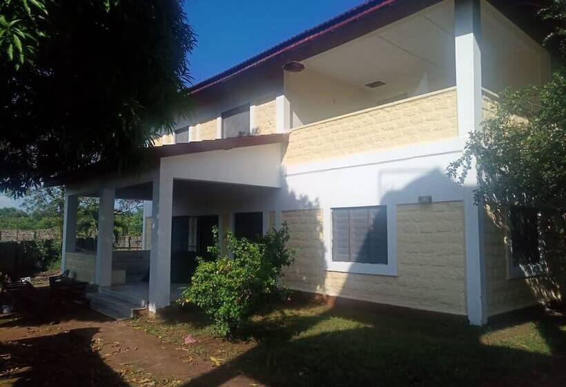 Apple Mango Apartments