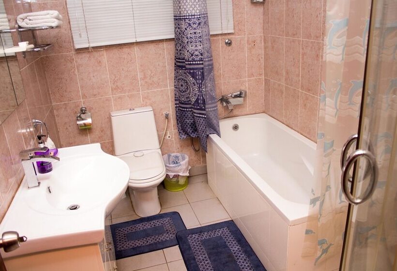 בית מלון כפרי Jayliz Lodge