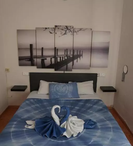 هاستل Guesthouse Namaste Central Rooms Valencia  Adults Only