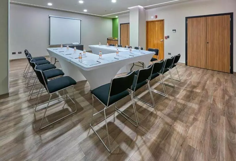 Hotelli City Express Plus By Marriott Mexicali