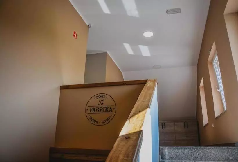 پانسیون Ta Fabrika Restavracija,pizzerija In Prenočišča