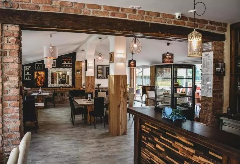 پانسیون Ta Fabrika Restavracija,pizzerija In Prenočišča