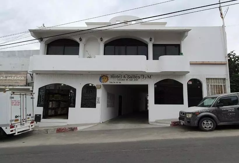 Hotelli Capital O  J Y M