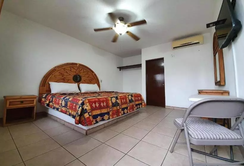 Hotelli Capital O  J Y M