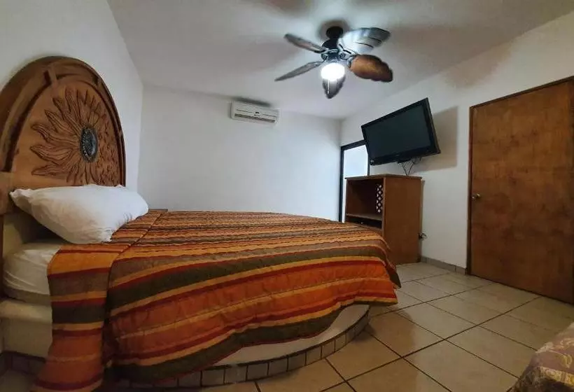 Hotelli Capital O  J Y M