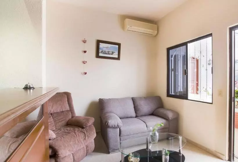 Hotelli Capital O  J Y M