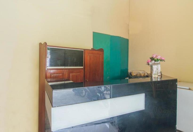 Отель Oyo 2970 Aman Guest House