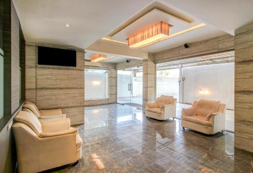 Hotel Treebo Tryst Crown Inn