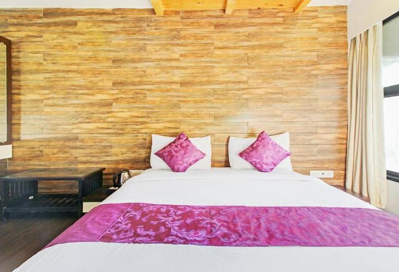 Hotel Treebo Tryst Crown Inn