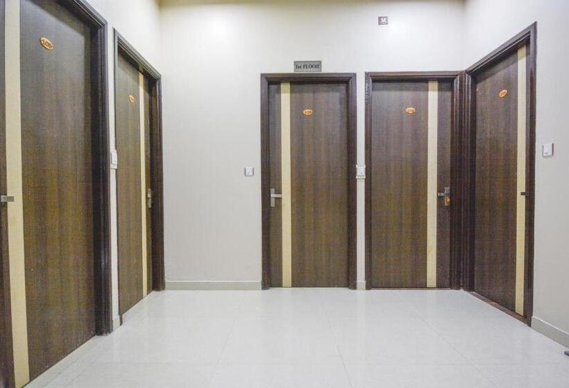 Capital O 69624 Hotel Moments Inn