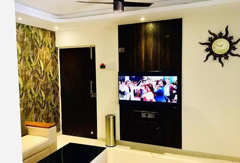 ホテル Kesinovo Suites