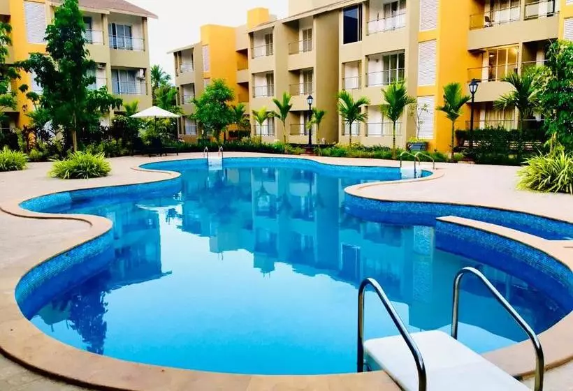 ホテル Kesinovo Suites