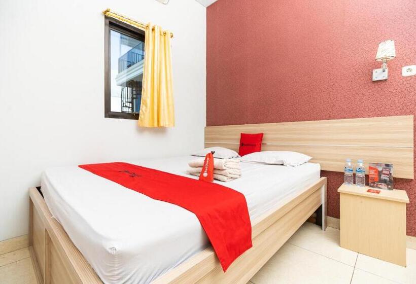 פנסיון Reddoorz Plus @ Jalan Pumorow Manado