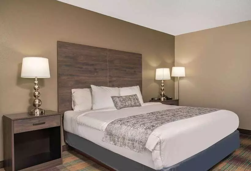 فندق Baymont Inn Baldwin