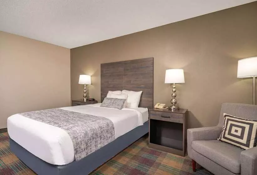 فندق Baymont Inn Baldwin