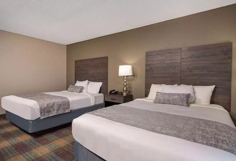 فندق Baymont Inn Baldwin