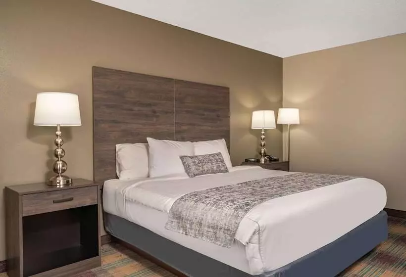 فندق Baymont Inn Baldwin