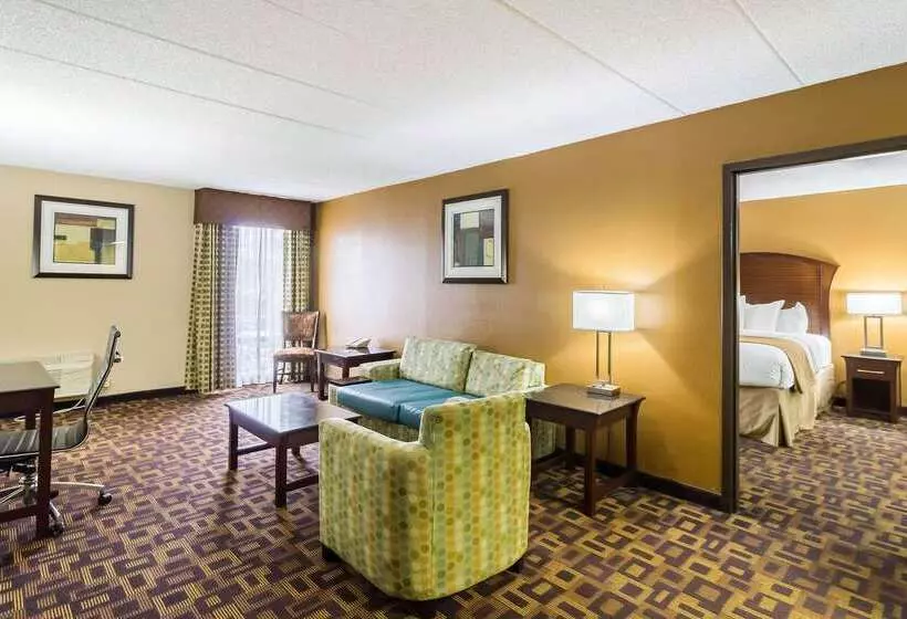 فندق Quality Inn & Suites Arden Hills Saint Paul North