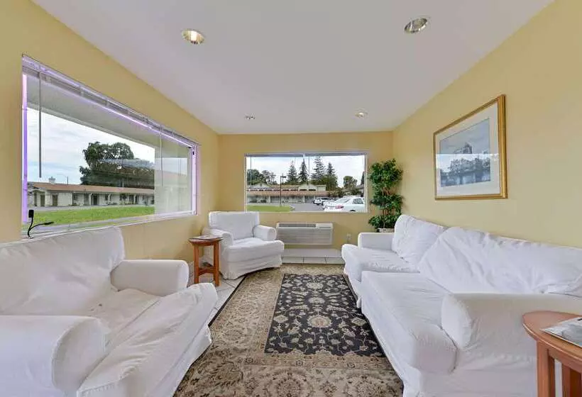 فندق Rodeway Inn Stockton Highway 99