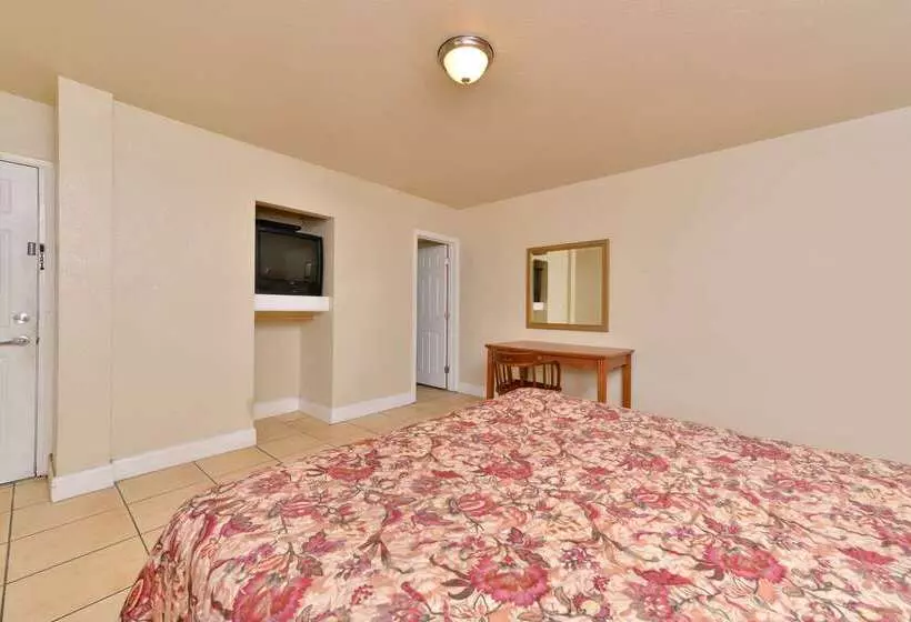 فندق Rodeway Inn Stockton Highway 99