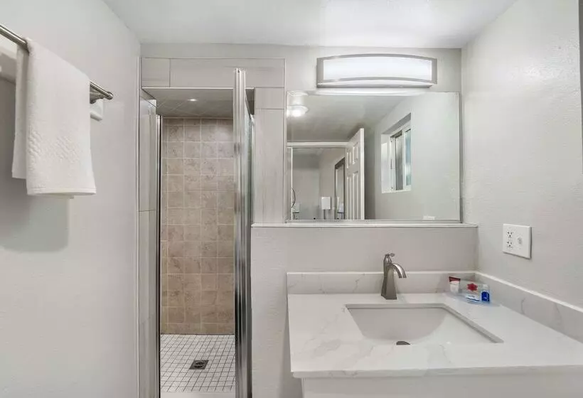 فندق Rodeway Inn Stockton Highway 99