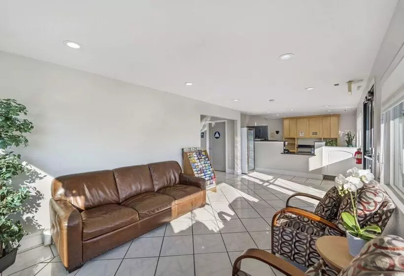 فندق Rodeway Inn Stockton Highway 99