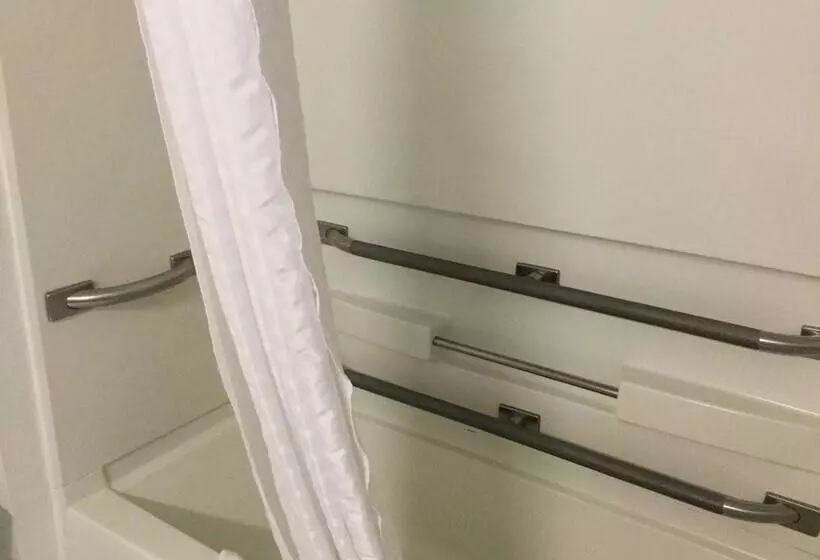 Отель Super 8 By Wyndham New Stanton