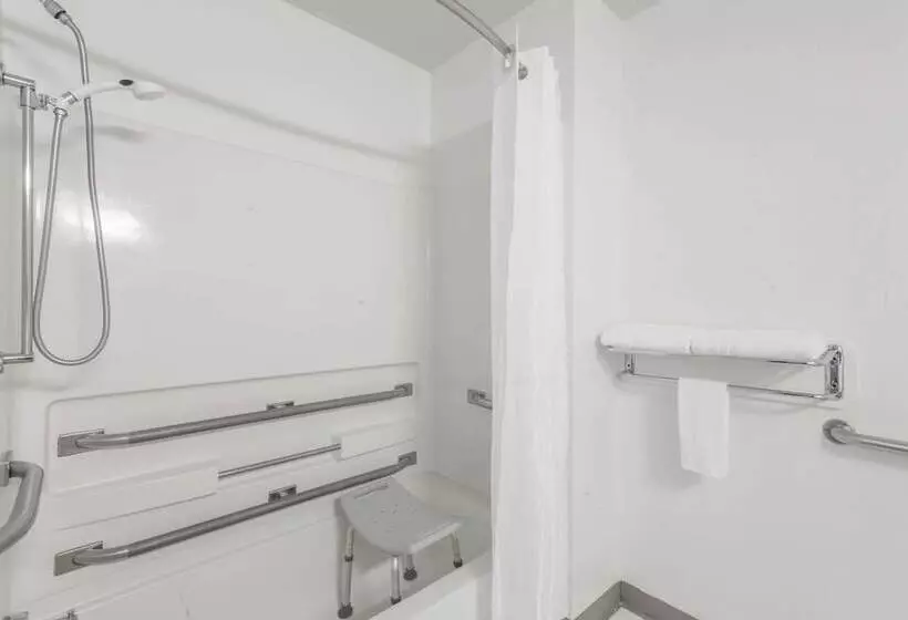 Отель Super 8 By Wyndham New Stanton