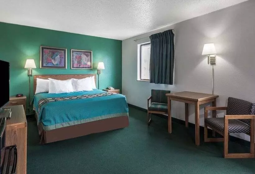 Отель Super 8 By Wyndham New Stanton