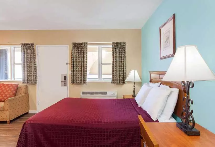 Отель Travelodge By Wyndham San Diego Seaworld