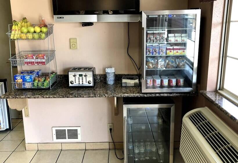 فندق على الطريق Anthony Inn