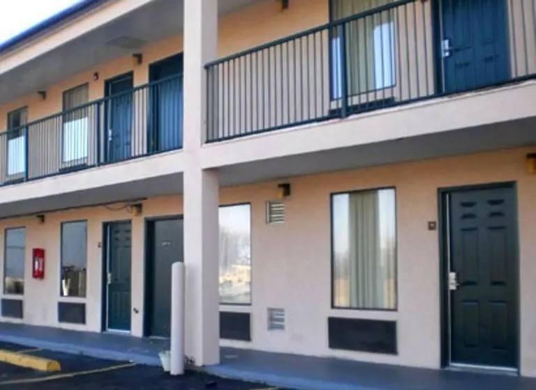 Мотель Executive Inn & Suites Covington