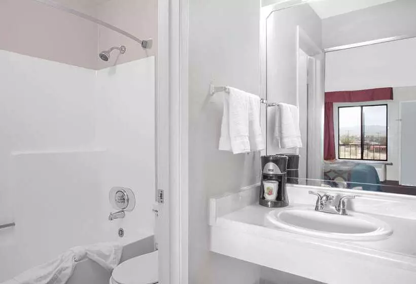 汽车旅馆 Super 8 By Wyndham Barstow