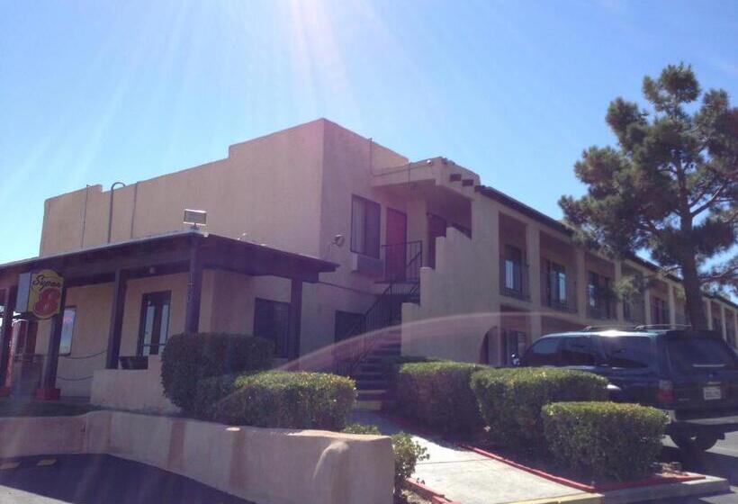 מוטל Super 8 By Wyndham Barstow