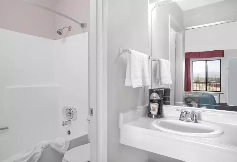 汽车旅馆 Super 8 By Wyndham Barstow