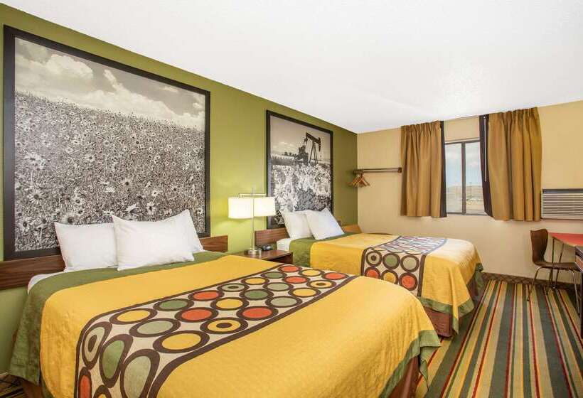 فندق على الطريق Super 8 By Wyndham Craig