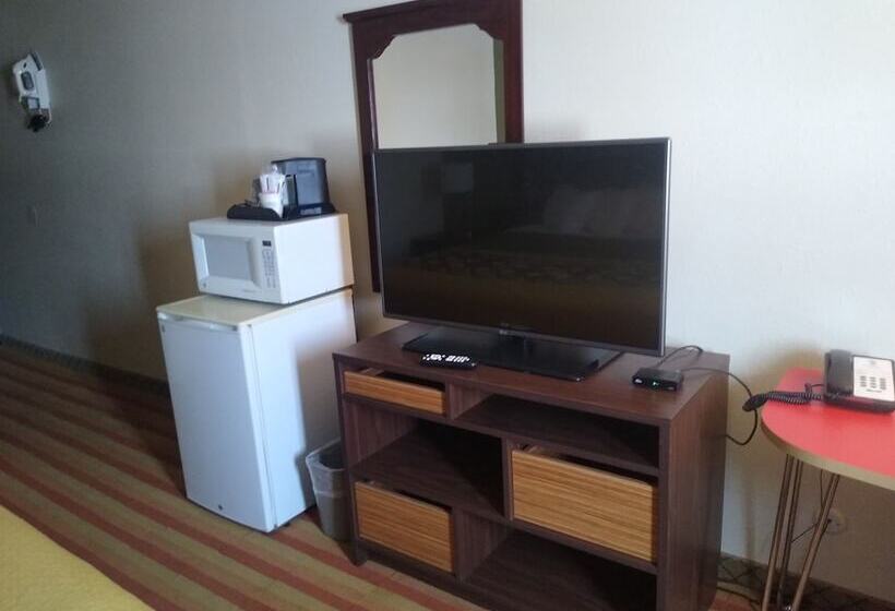 فندق على الطريق Super 8 By Wyndham Craig