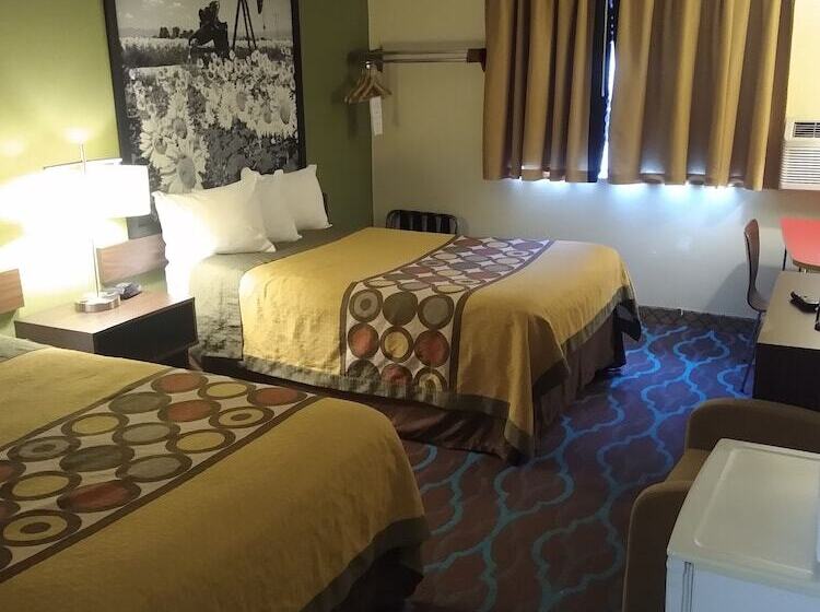 فندق على الطريق Super 8 By Wyndham Craig