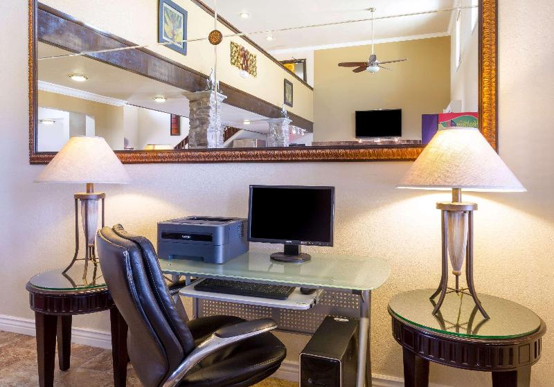 מוטל Super 8 By Wyndham Goodyear/phoenix Area