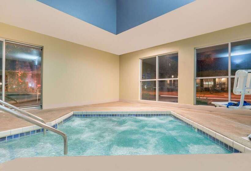 モーテル Super 8 By Wyndham Menomonie Wi