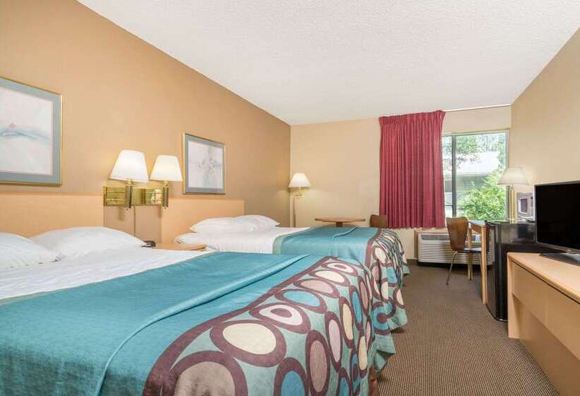 モーテル Super 8 By Wyndham Menomonie Wi