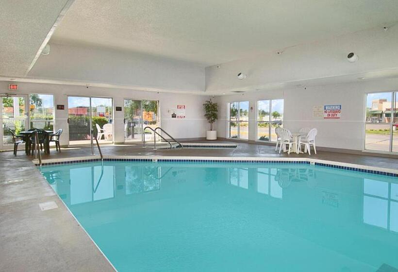 モーテル Super 8 By Wyndham Menomonie Wi