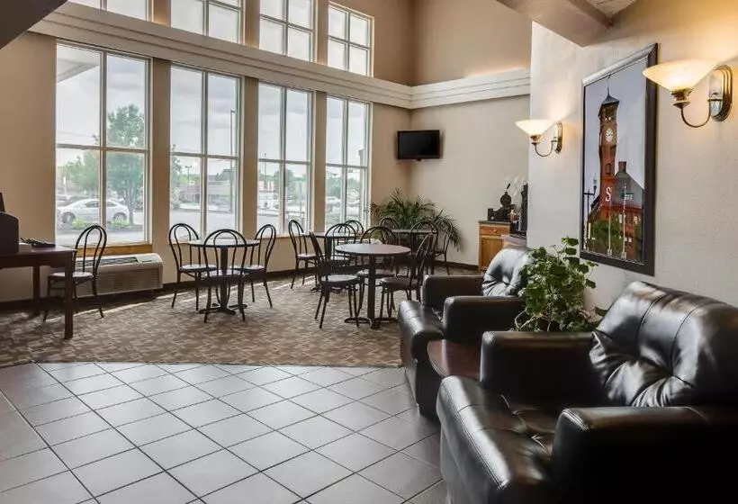 汽车旅馆 Super 8 By Wyndham Menomonie Wi