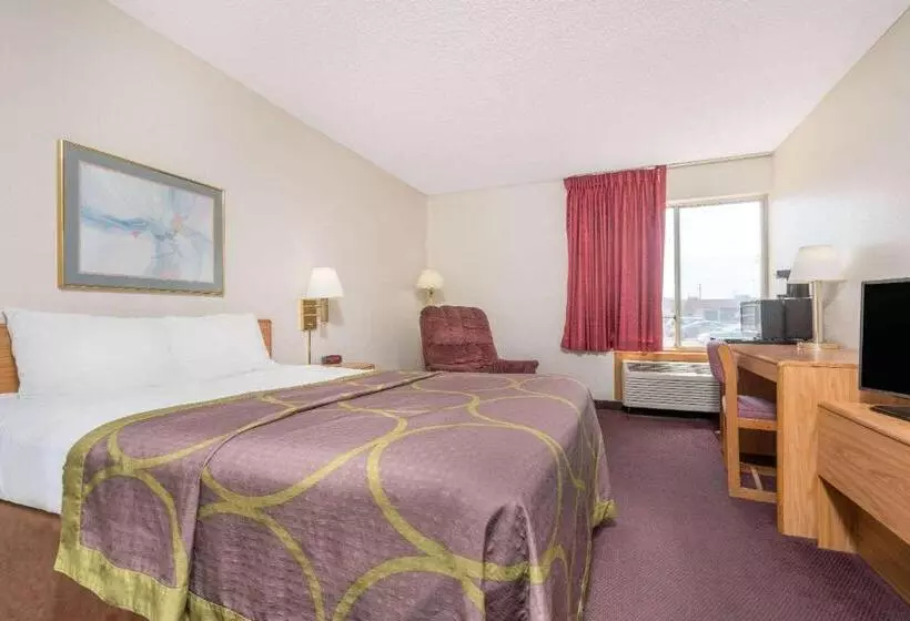 汽车旅馆 Super 8 By Wyndham Menomonie Wi