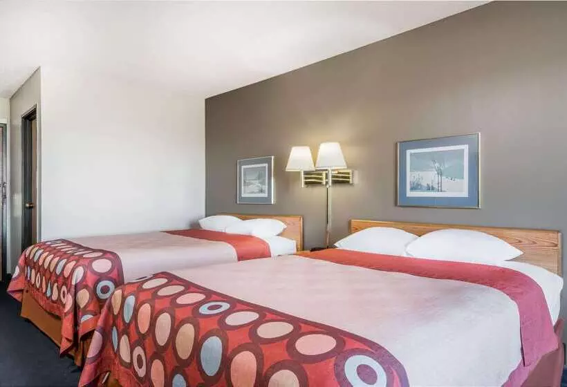 مُتل Super 8 By Wyndham Portage