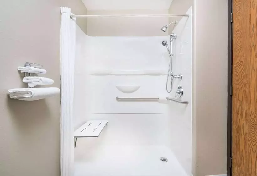 مُتل Super 8 By Wyndham Portage