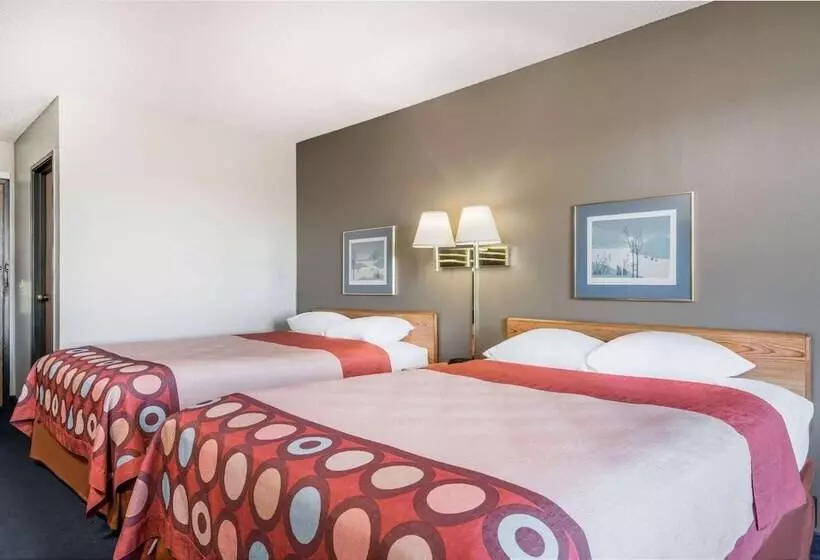 مُتل Super 8 By Wyndham Portage