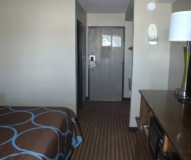 مُتل Super 8 By Wyndham Portage