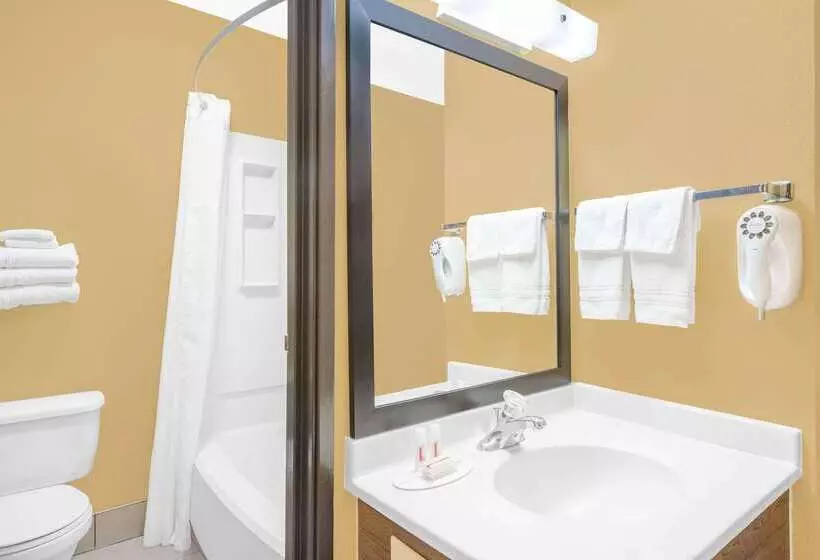 Мотель Super 8 By Wyndham Terre Haute