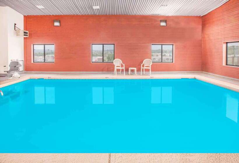 Мотель Super 8 By Wyndham Van Buren/ft. Smith Area